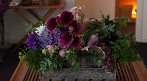 フレンチスタイルの先駆者・藤田京子の厳選花材で活ける動画フラワーレッスン「cours de décoration florale KYOKO FUJITA à la maison」を10月より開始いたします。
